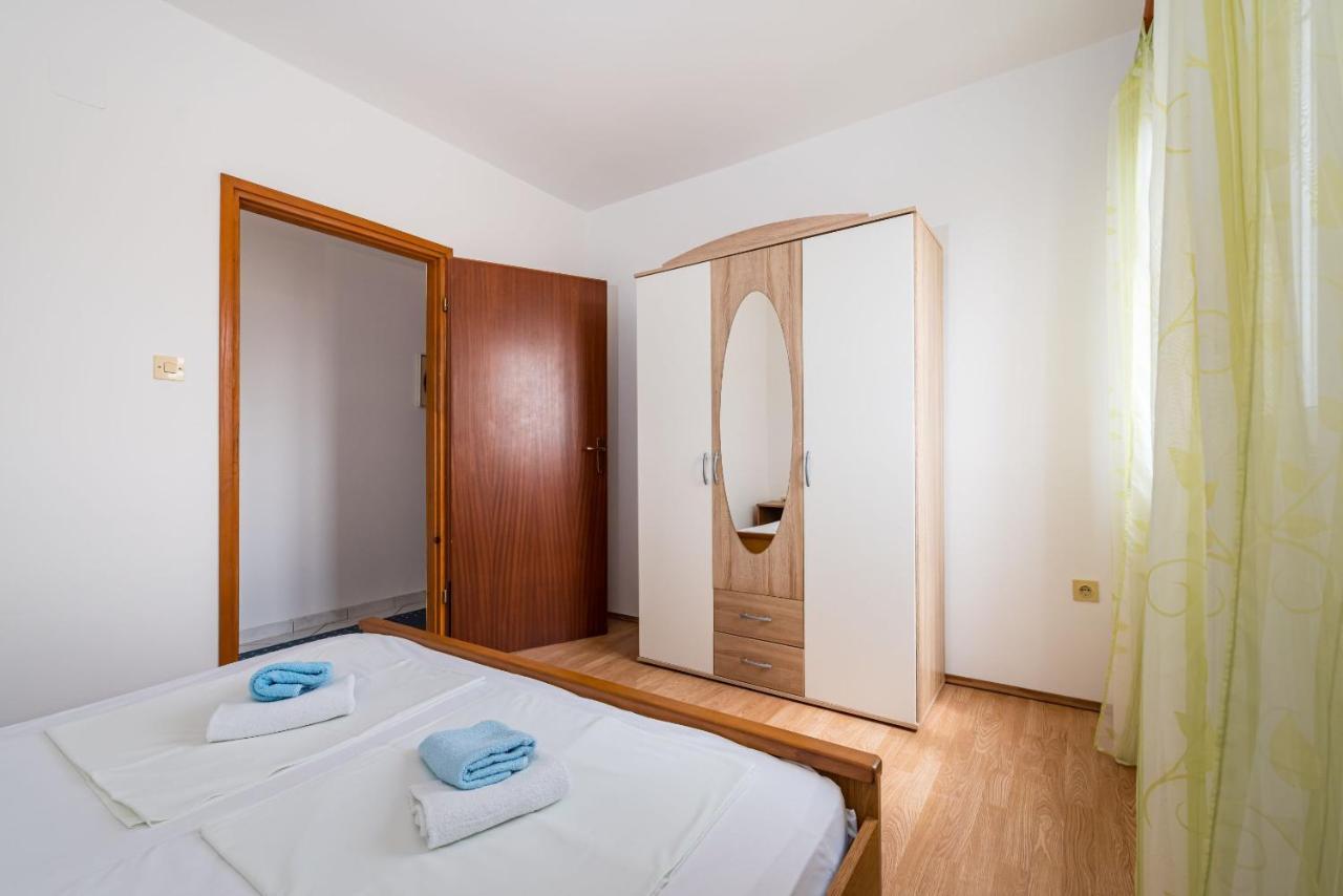 Nice Apartment Silvia Novalja Exterior photo
