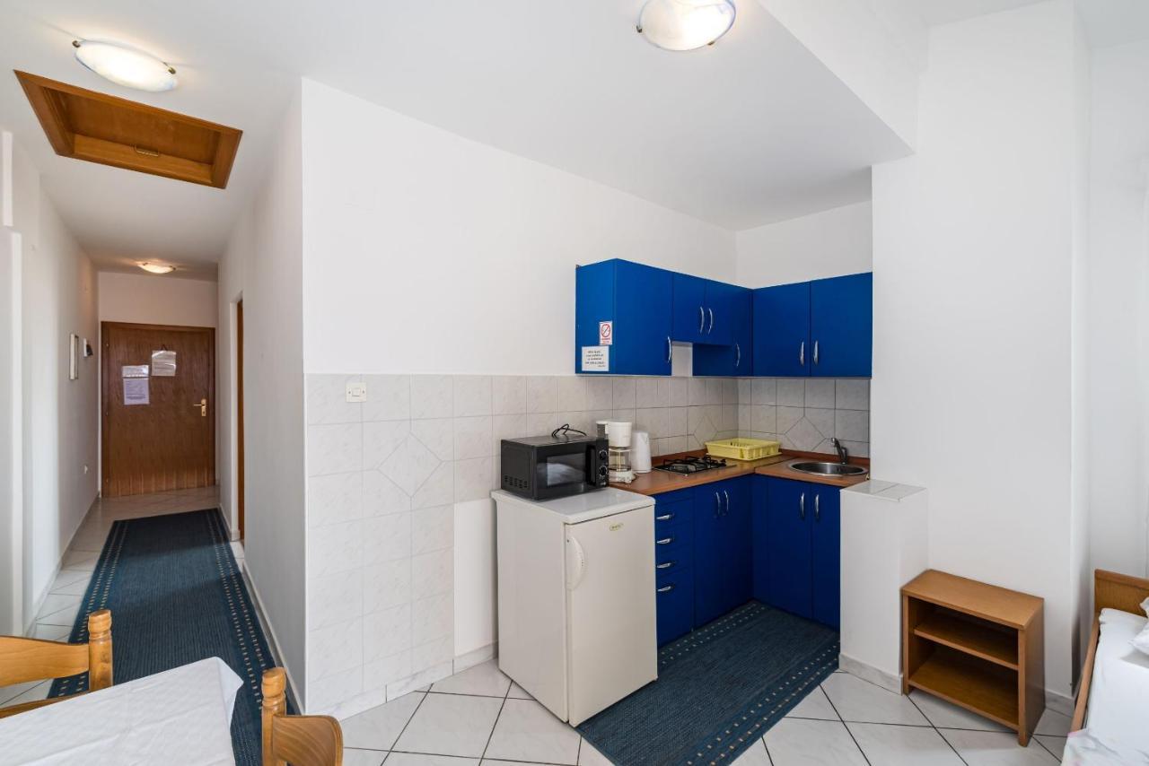 Nice Apartment Silvia Novalja Exterior photo