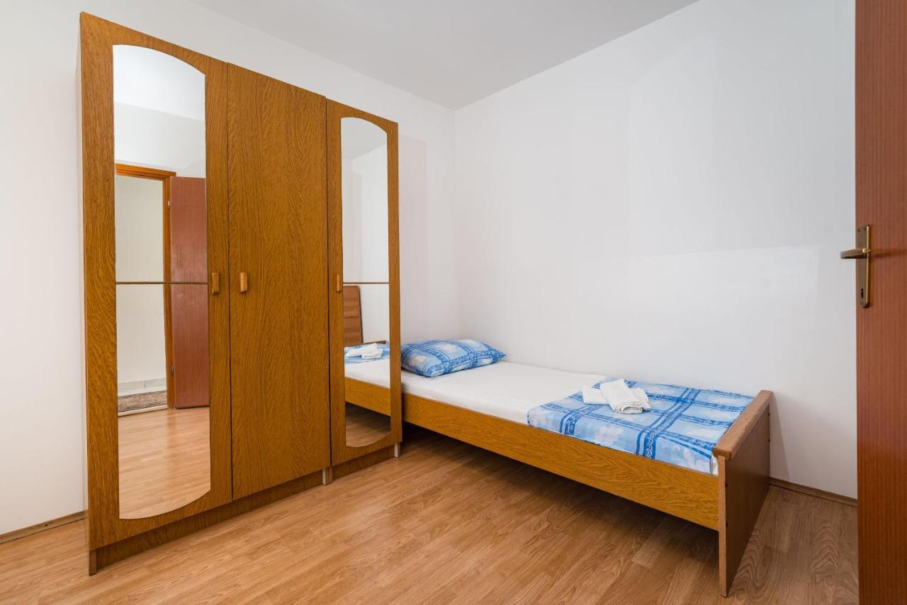 Nice Apartment Silvia Novalja Exterior photo