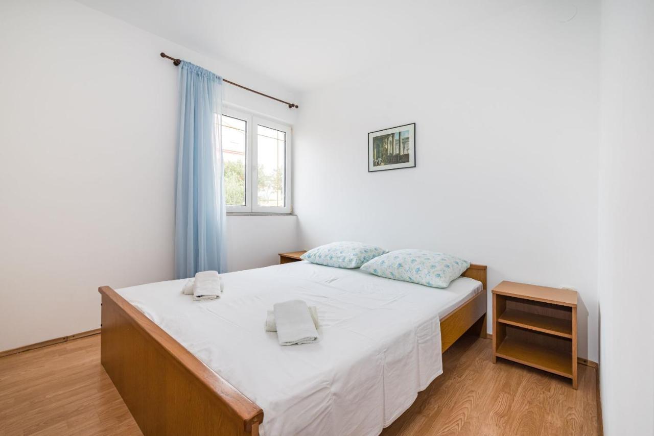 Nice Apartment Silvia Novalja Exterior photo