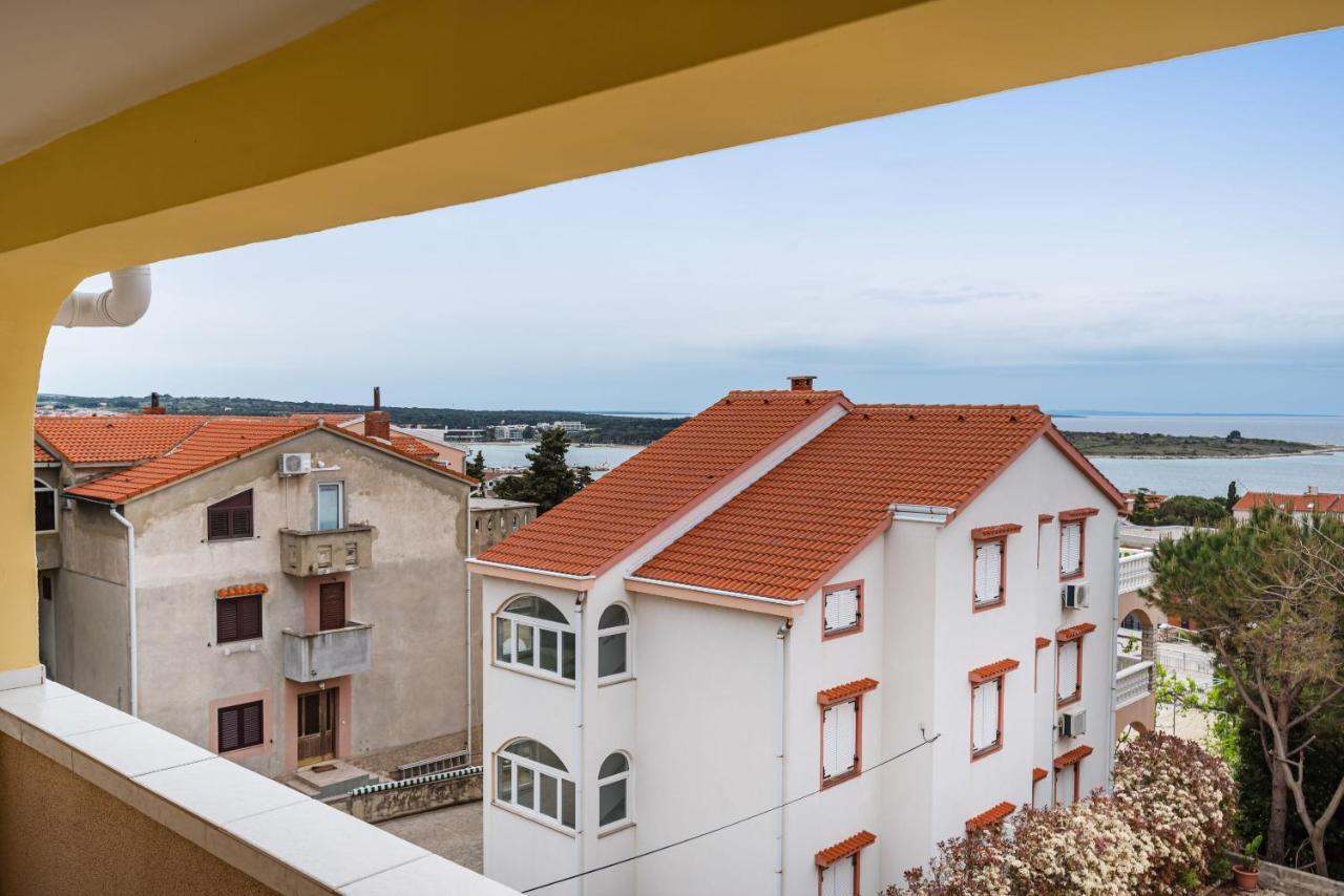 Nice Apartment Silvia Novalja Exterior photo